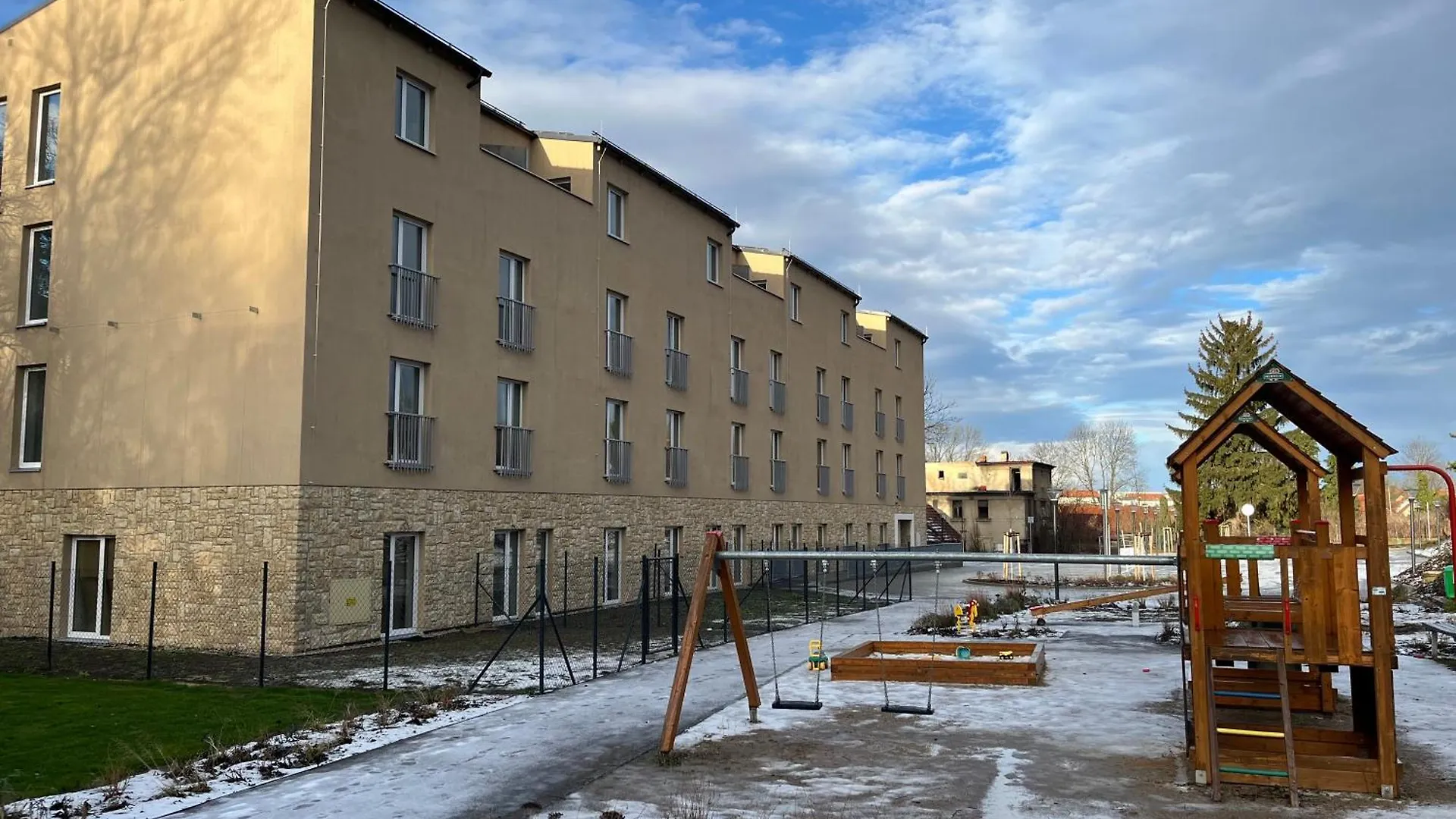Charming Studio Near Prague Airport Tuchomerice Czech Republic