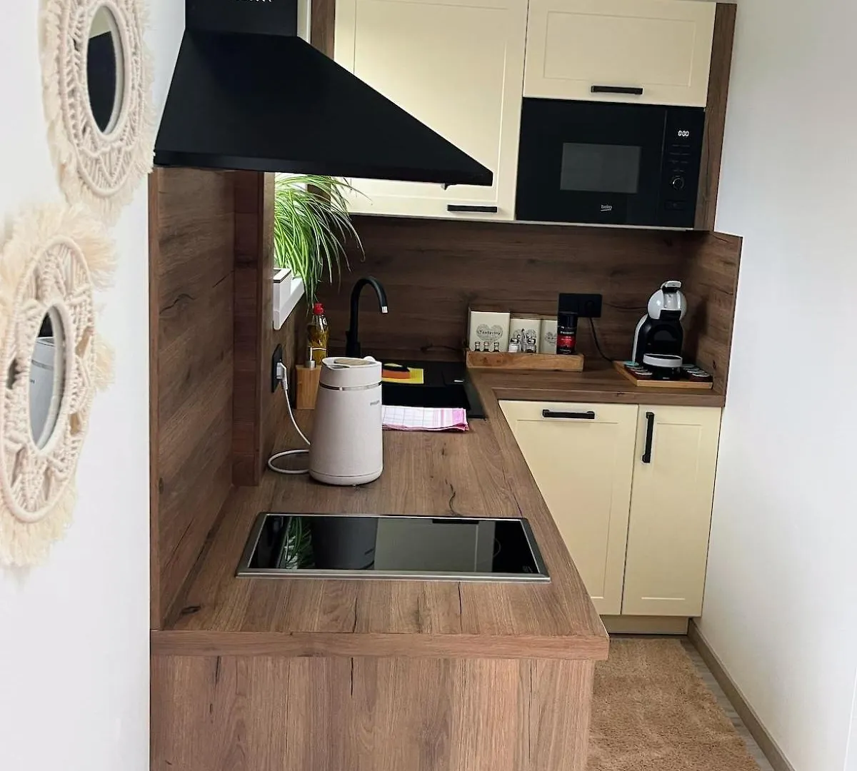 Charming Studio Near Prague Airport Tuchomerice 0*,  Czech Republic