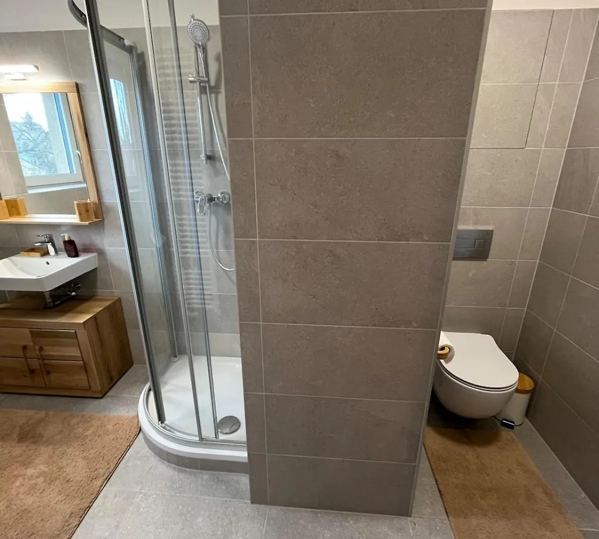 Charming Studio Near Prague Airport Tuchomerice Apartment