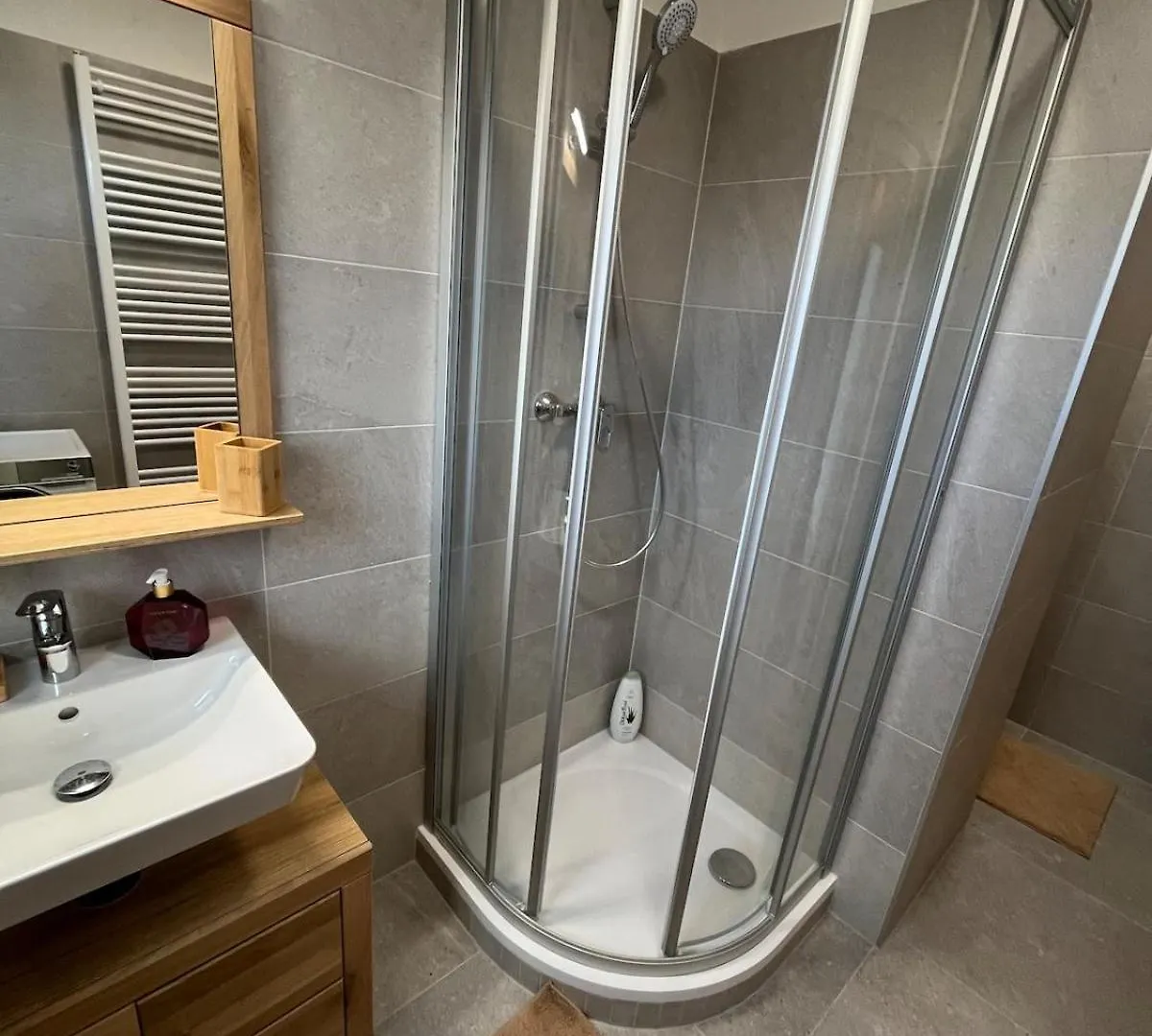 Charming Studio Near Prague Airport Tuchomerice 0*,