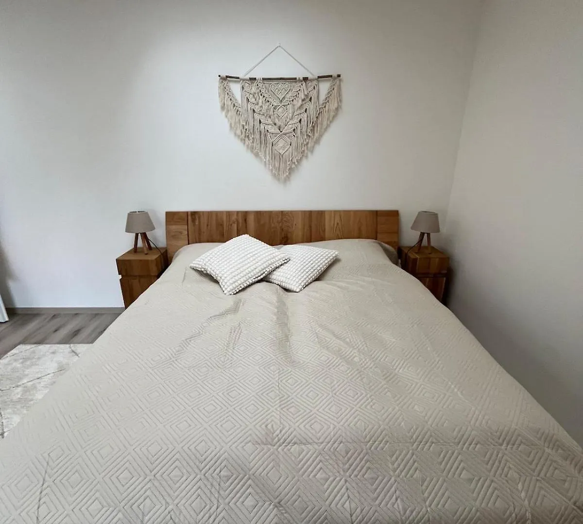 Charming Studio Near Prague Airport Tuchomerice Czech Republic